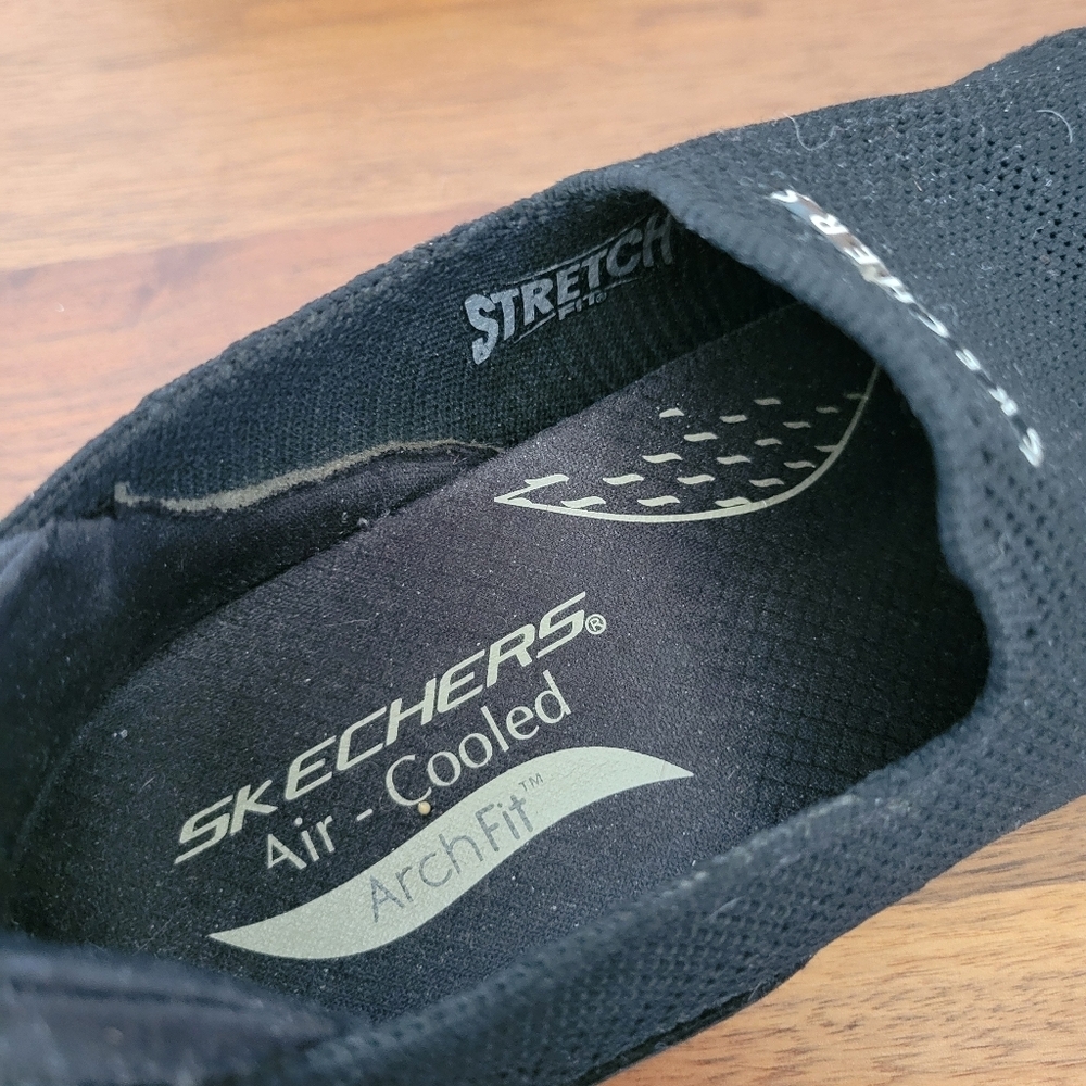 Sketchers 9.5 Archfit Walking Shoe - Picture 4 of 6